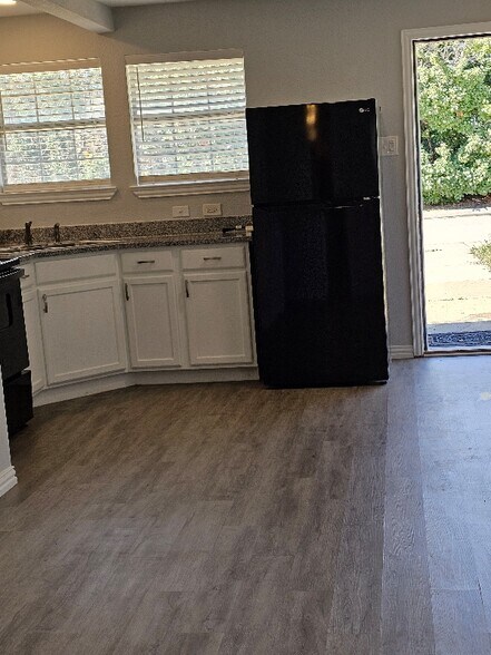 Building Photo - 1602 M Ave