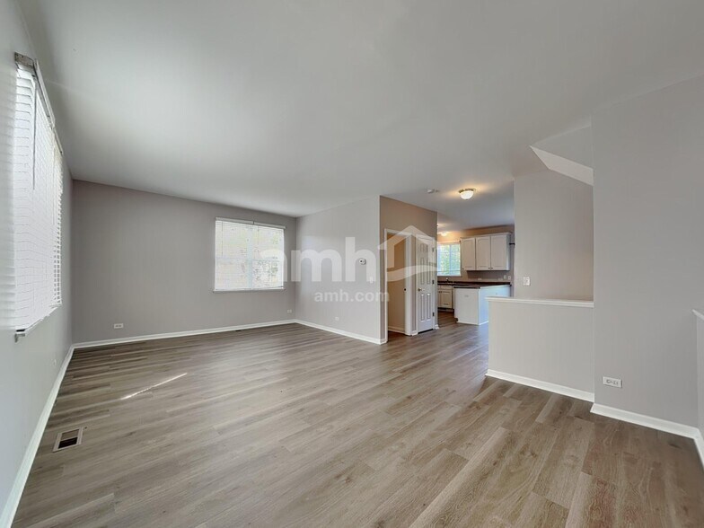 Building Photo - 312 Evergreen Cir