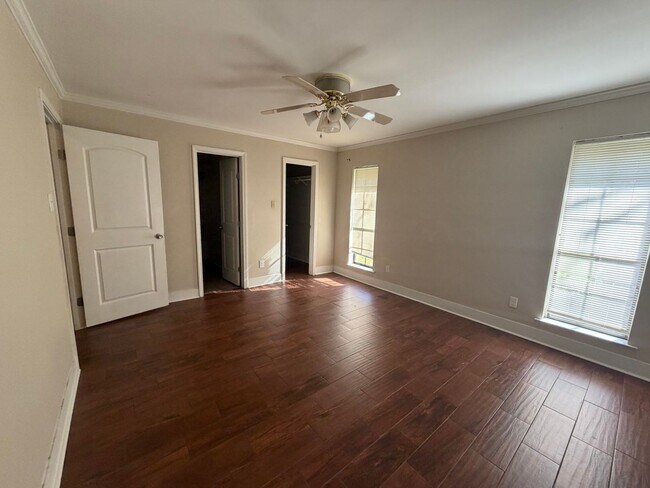 Building Photo - FOR RENT in LAFAYETTE!