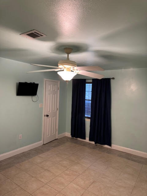 Building Photo - 113 Sunridge Park