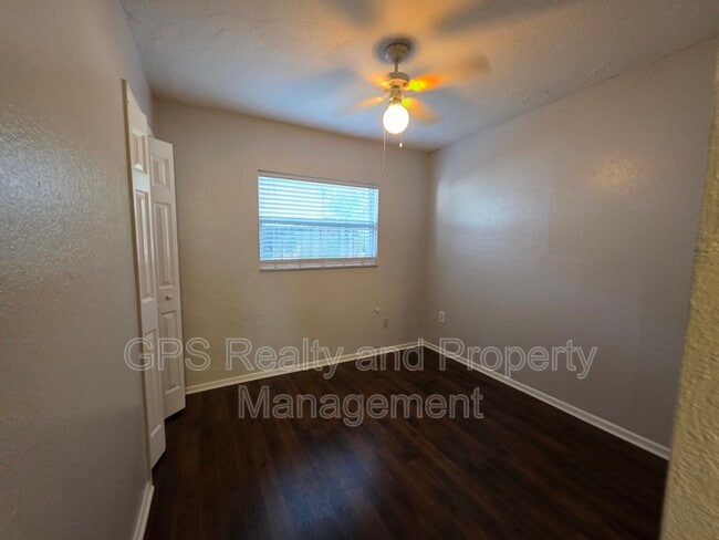 Building Photo - 2001 E Grant Ave