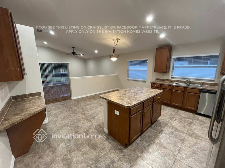 Building Photo - 1825 Leybourne Loop