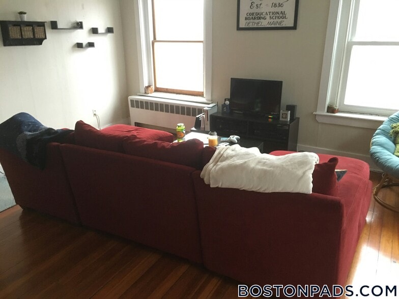 Building Photo - 435 Hanover St