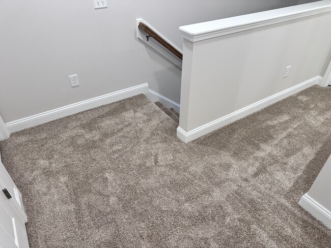 Building Photo - 175 Loren Rd