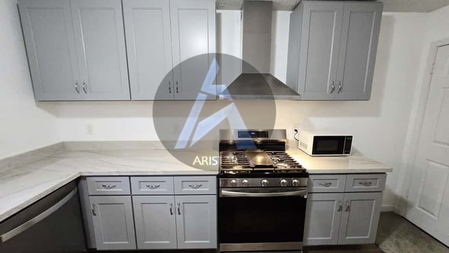 Building Photo - 4433 Coopers Creek Dr SE