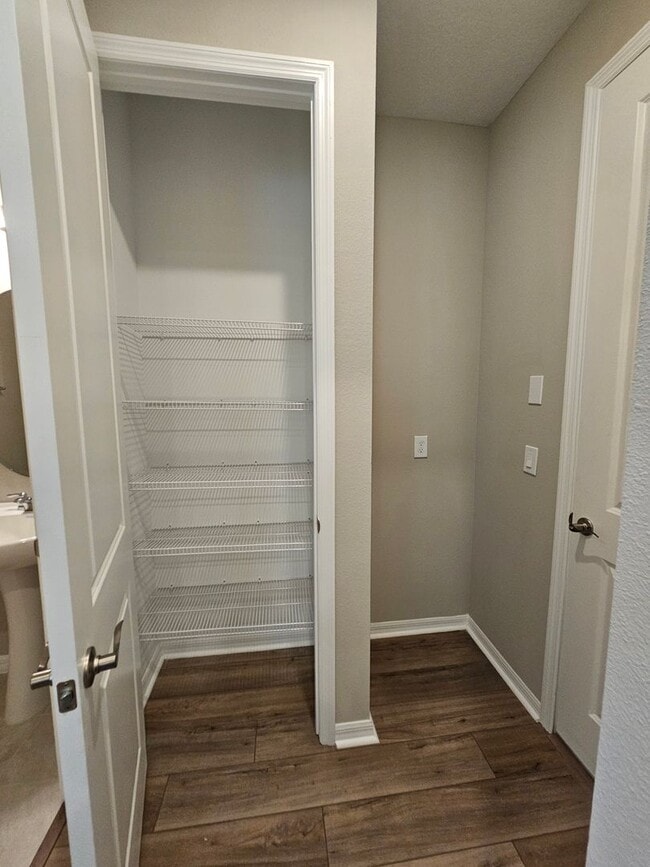 Building Photo - Coming Soon! Gorgeous Townhome For Rent in Horizon West Winter Garden  just west of Disney off th...