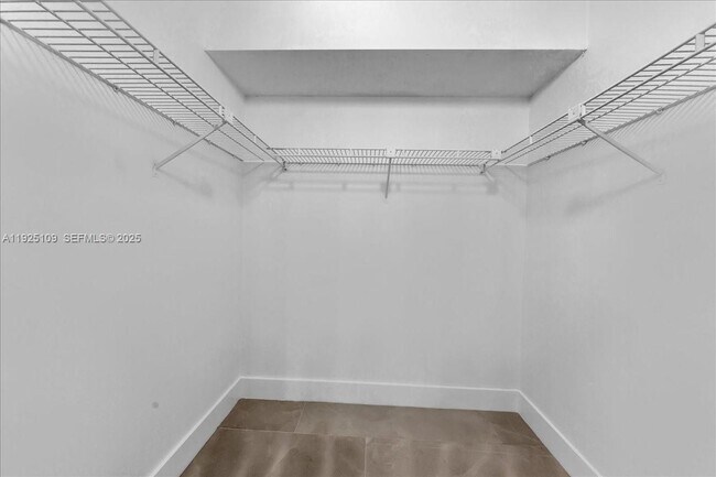 Building Photo - 650 SW 124th Terrace