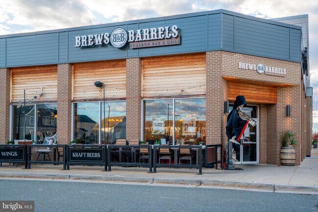 Building Photo - 92 Chevy Chase St