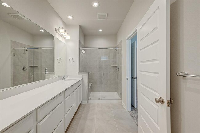 Building Photo - 4103 Split Ivy Dr