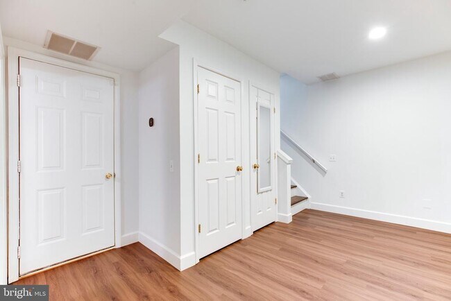 Building Photo - 6021 Riddle Walk