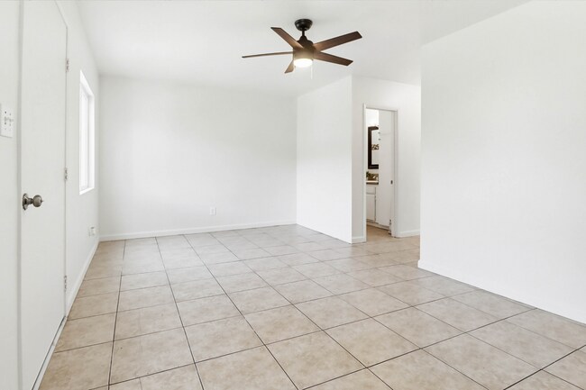 Building Photo - 851 33rd St