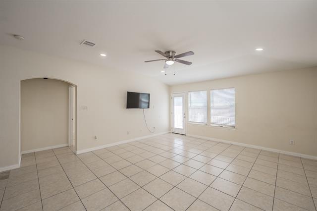 Building Photo - 8932 Sunny Hollow Dr