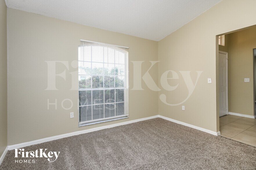 Building Photo - 819 Summer Glen Dr