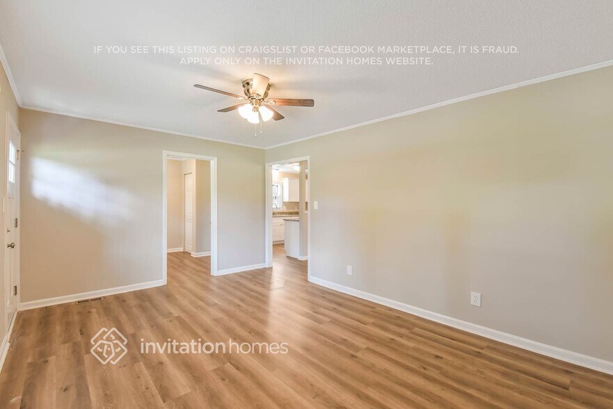 Building Photo - 1824 Hollandale Dr