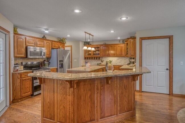 Building Photo - Highly desirable home in Briarbrook