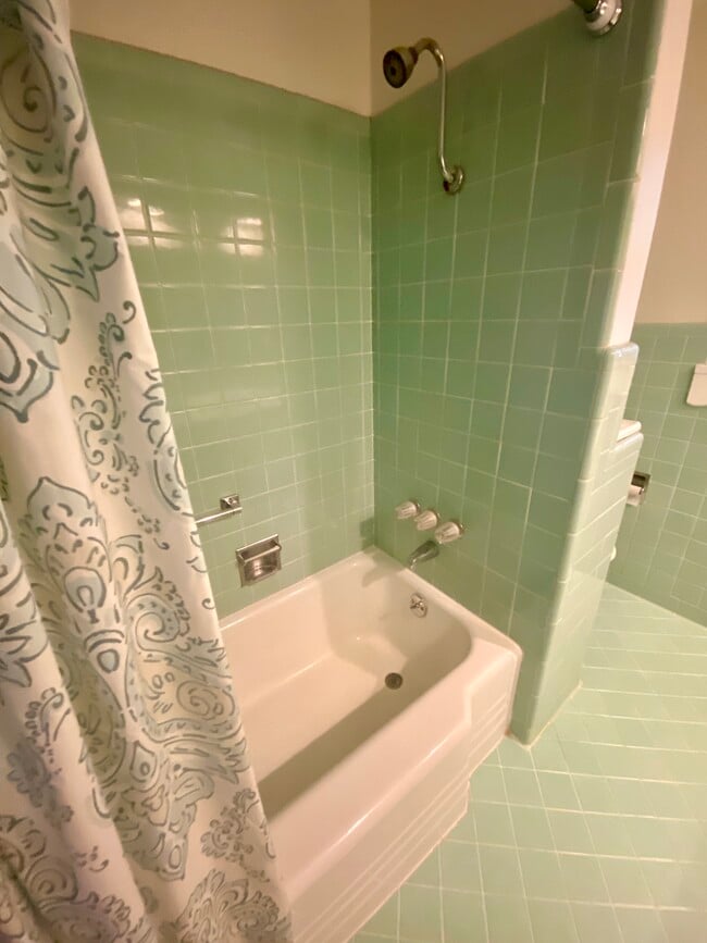 Building Photo - 455 Sandefur Dr