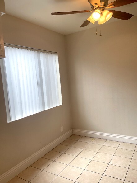 Building Photo - 562 Silverwood Ave