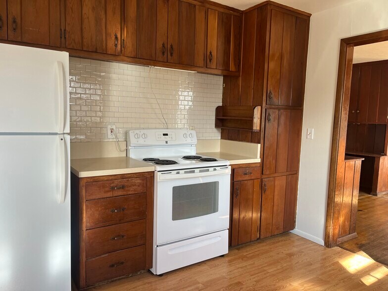 Building Photo - 932 Cheyenne Blvd