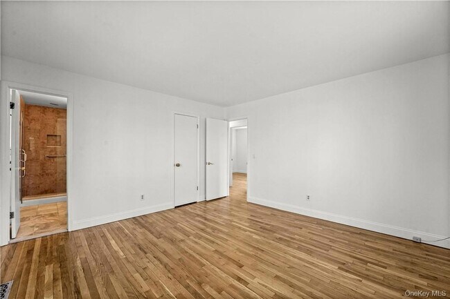 Building Photo - 6 Scarborough Cir
