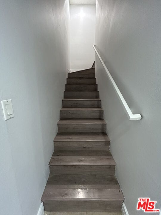 Building Photo - 14501 Tupper St