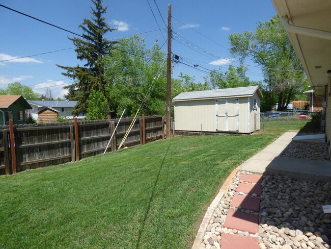 Building Photo - 2 Bed/1 Bath Duplex in Longmont