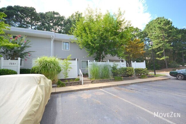 Building Photo - 7223 Sandy Creek Dr