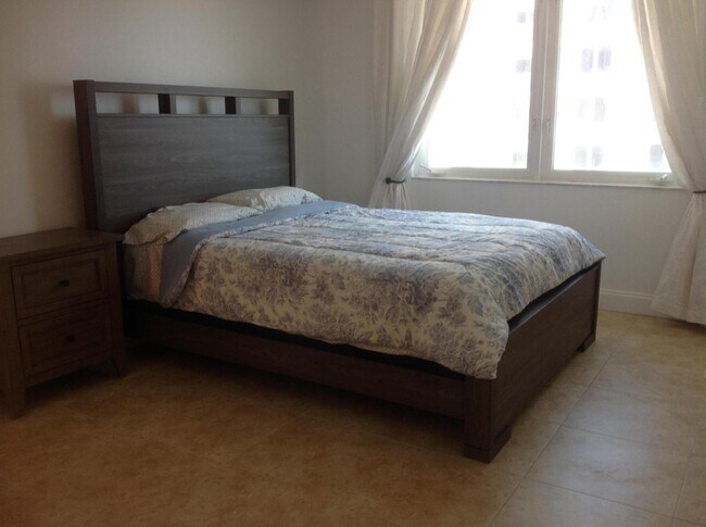 Building Photo - 3221 S Ocean Blvd