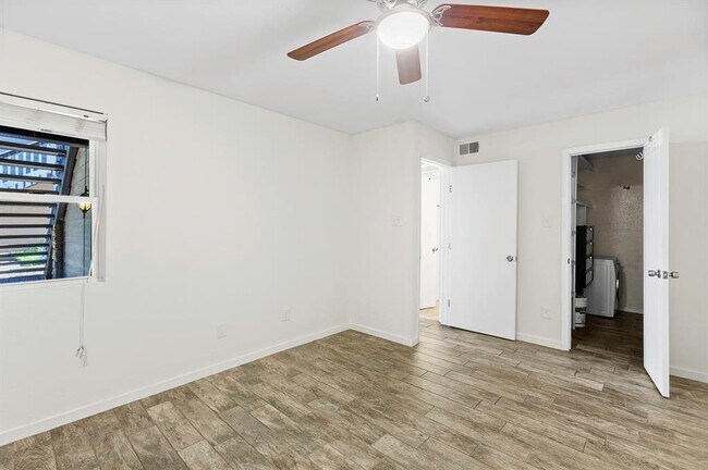 Building Photo - 3627 Menchaca Rd