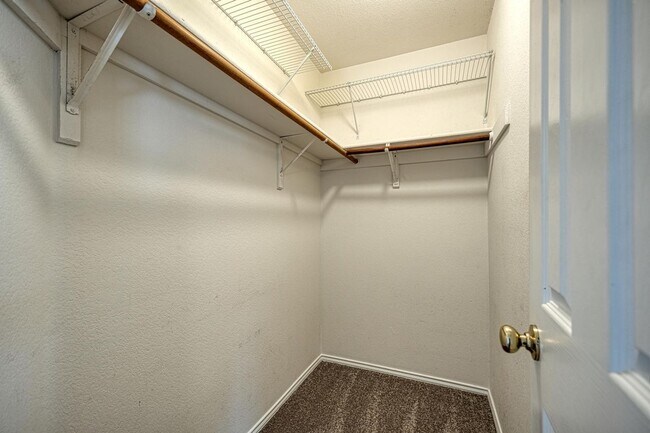 Building Photo - Great 3B/2B home in Austin Colony!