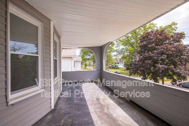 Building Photo - 3694 E 147th St