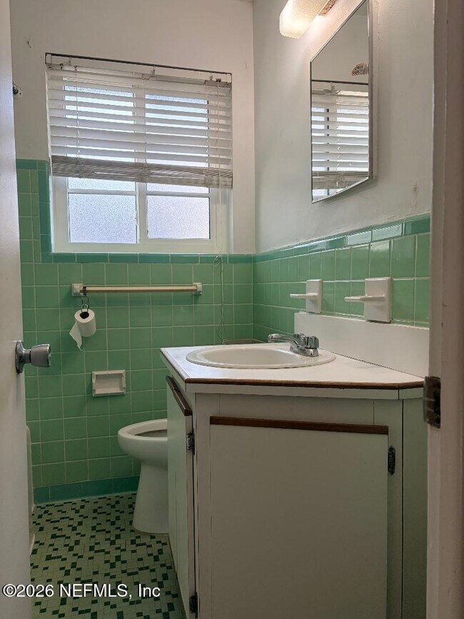 Building Photo - 2842 Sydney St