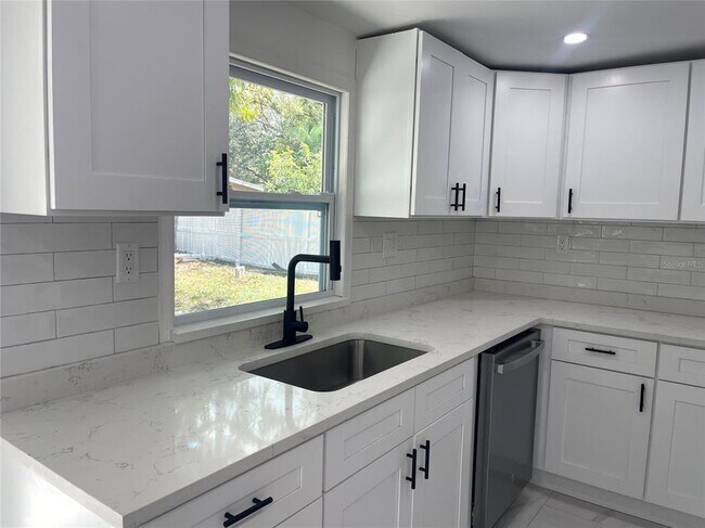 Building Photo - 3717 Belmont Blvd