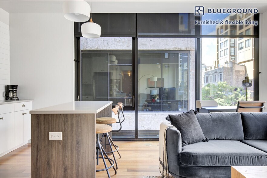 Building Photo - 676 North LaSalle Drive-GO FL3-ID440