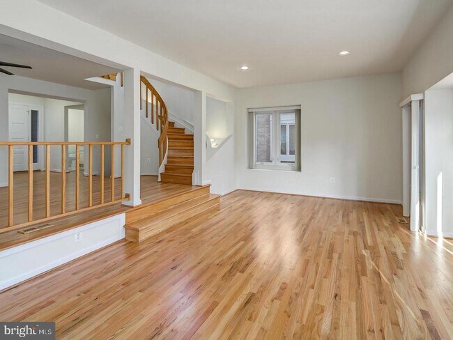 Building Photo - 10723 Gloxinia Dr