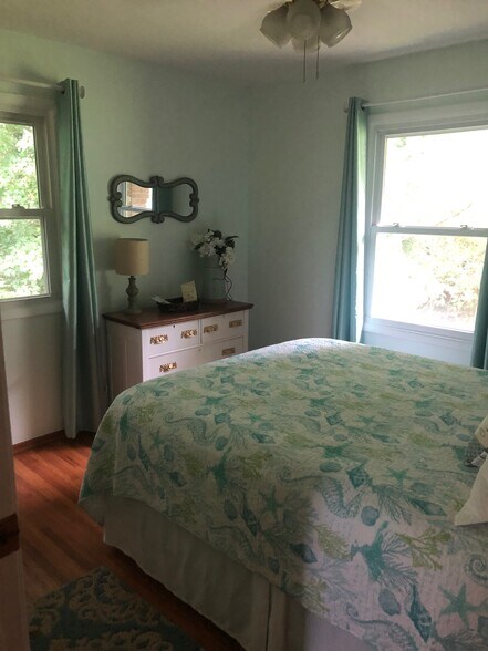 bedroom 3 - 13101 Harbor Ln