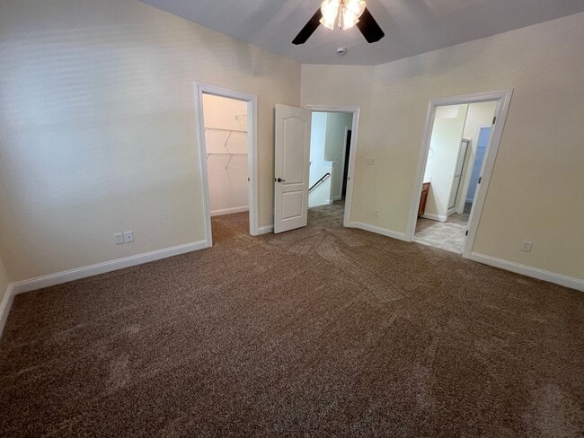 Building Photo - 940 Sugar Oak Dr
