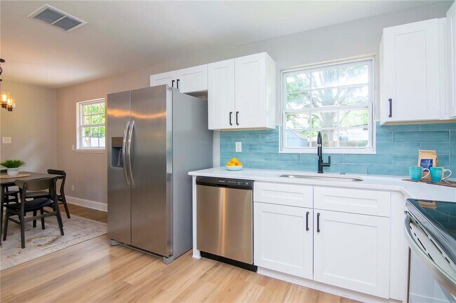 Building Photo - 3708 W Tyson Ave