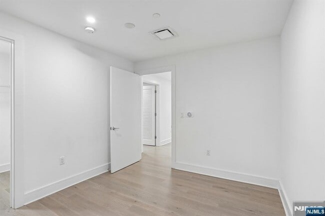 Building Photo - 9 Ave at Port Imperial