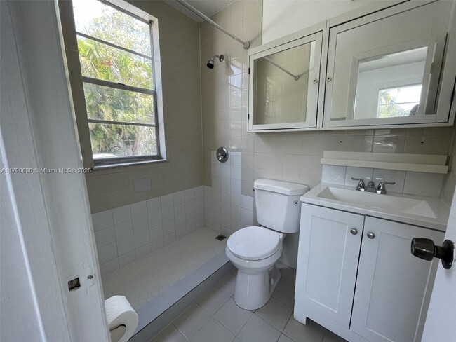 Building Photo - 3409 S Le Jeune Rd