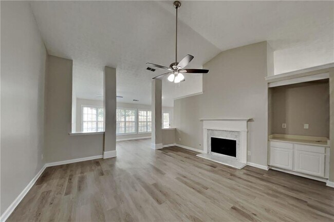 Building Photo - 2070 Charleston Oak Cir