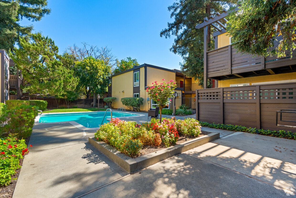 Redwood Tree Apartments - 607 E 8th St Davis CA 95616 | Apartment Finder