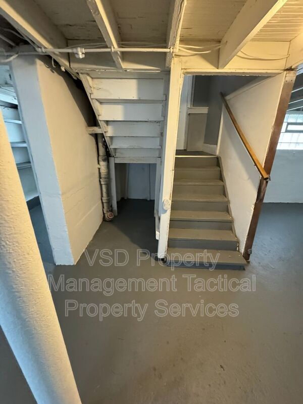 Building Photo - 12713 Rexwood Ave