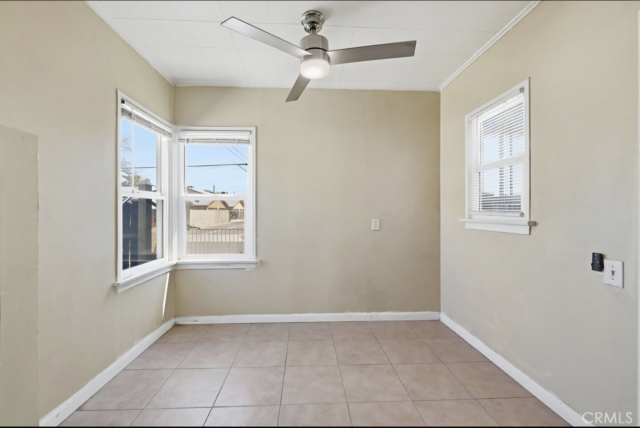 Building Photo - 557 W Oldfield St