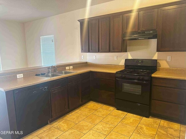 Building Photo - 14712 Far View Ct