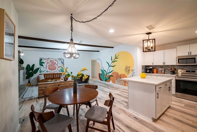 Building Photo - 5918 Lattimer Dr