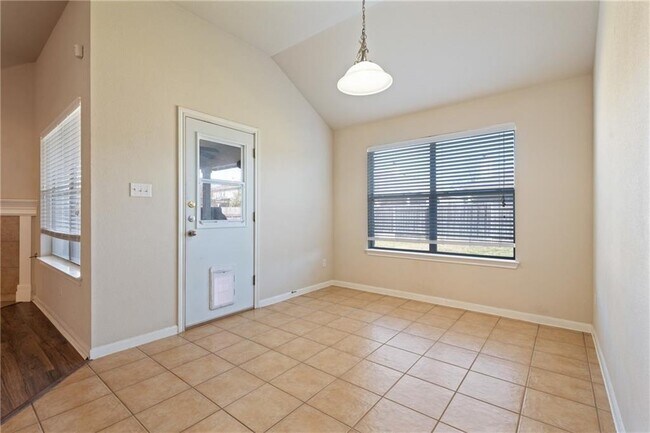 Building Photo - 4507 Western Lake Dr