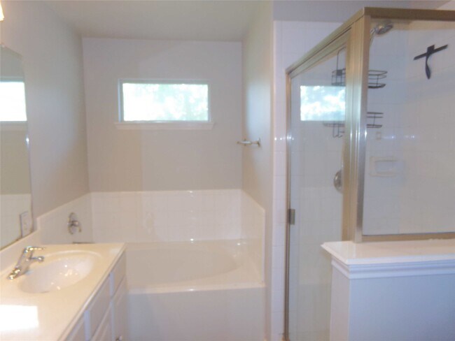 Building Photo - 16810 Deck Ct