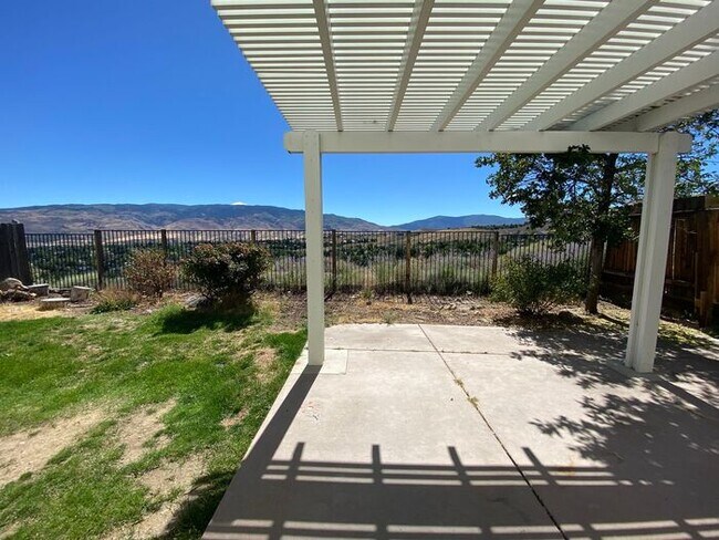 Building Photo - NW Reno 4 Bedroom Home - Mountain Views