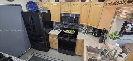 Building Photo - 1871 NW 94th Ave