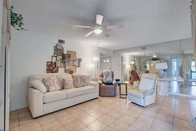 Building Photo - 5851 Parkwalk Dr